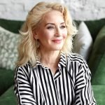 5 Methods to Have Voluminous and Attractive Hair in Center Age