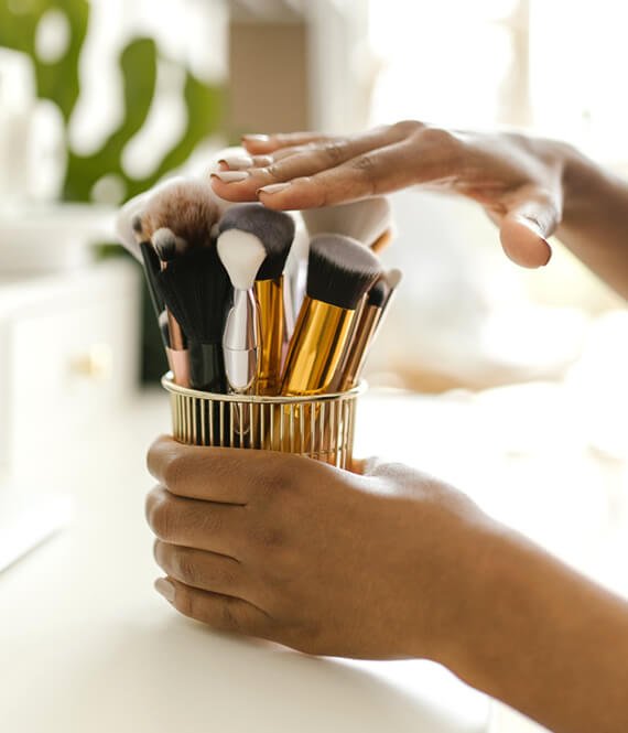 How To Deep Clear Even The Dirtiest Make-up Brushes How To Deep Clear Even The Dirtiest Make-up Brushes
